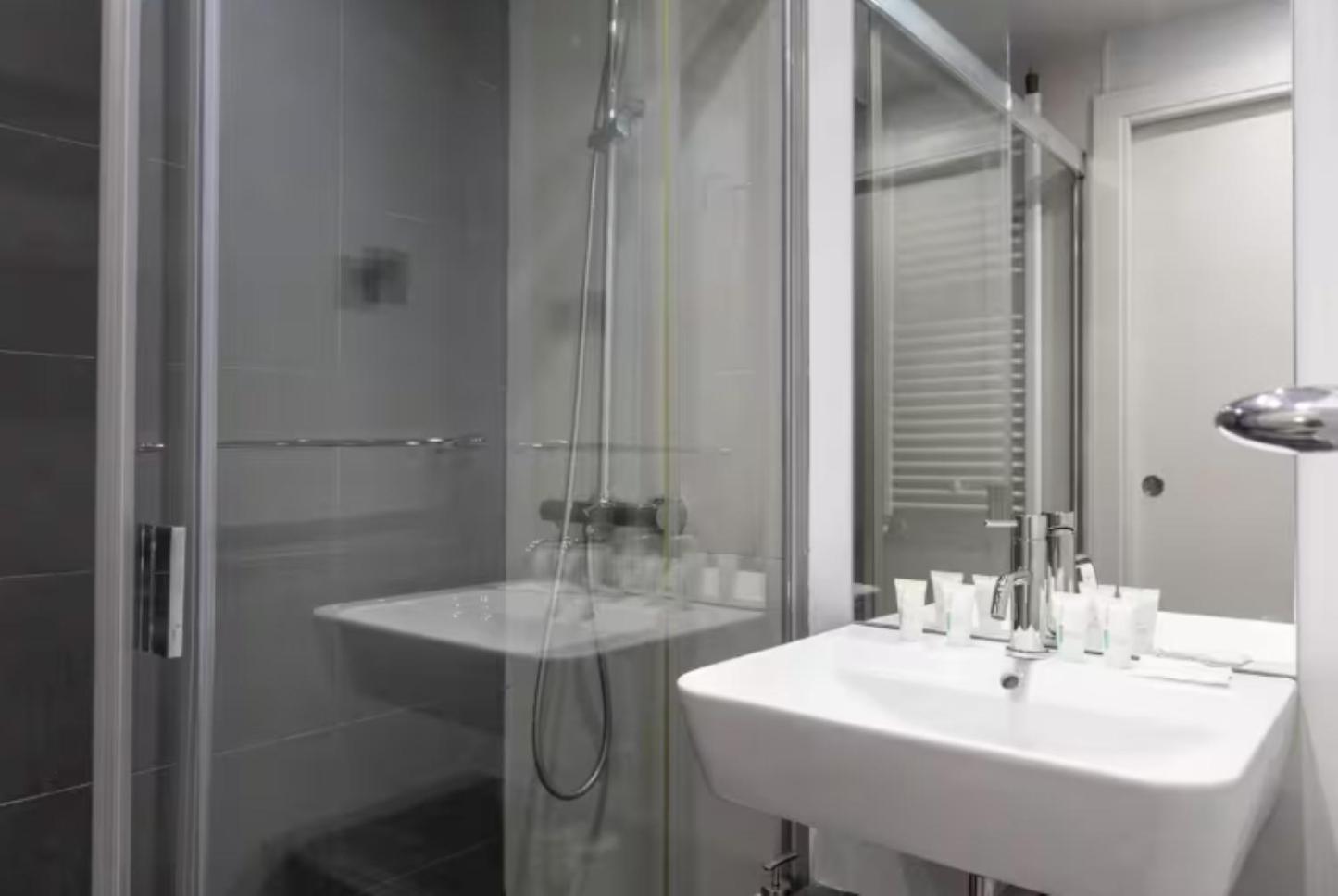 Apartamento Ah- Descubre Madrid Desde Un Atico Con Estilo Acogedor